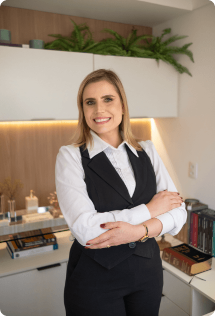 Dra. Gabriela Rique em seu consultório